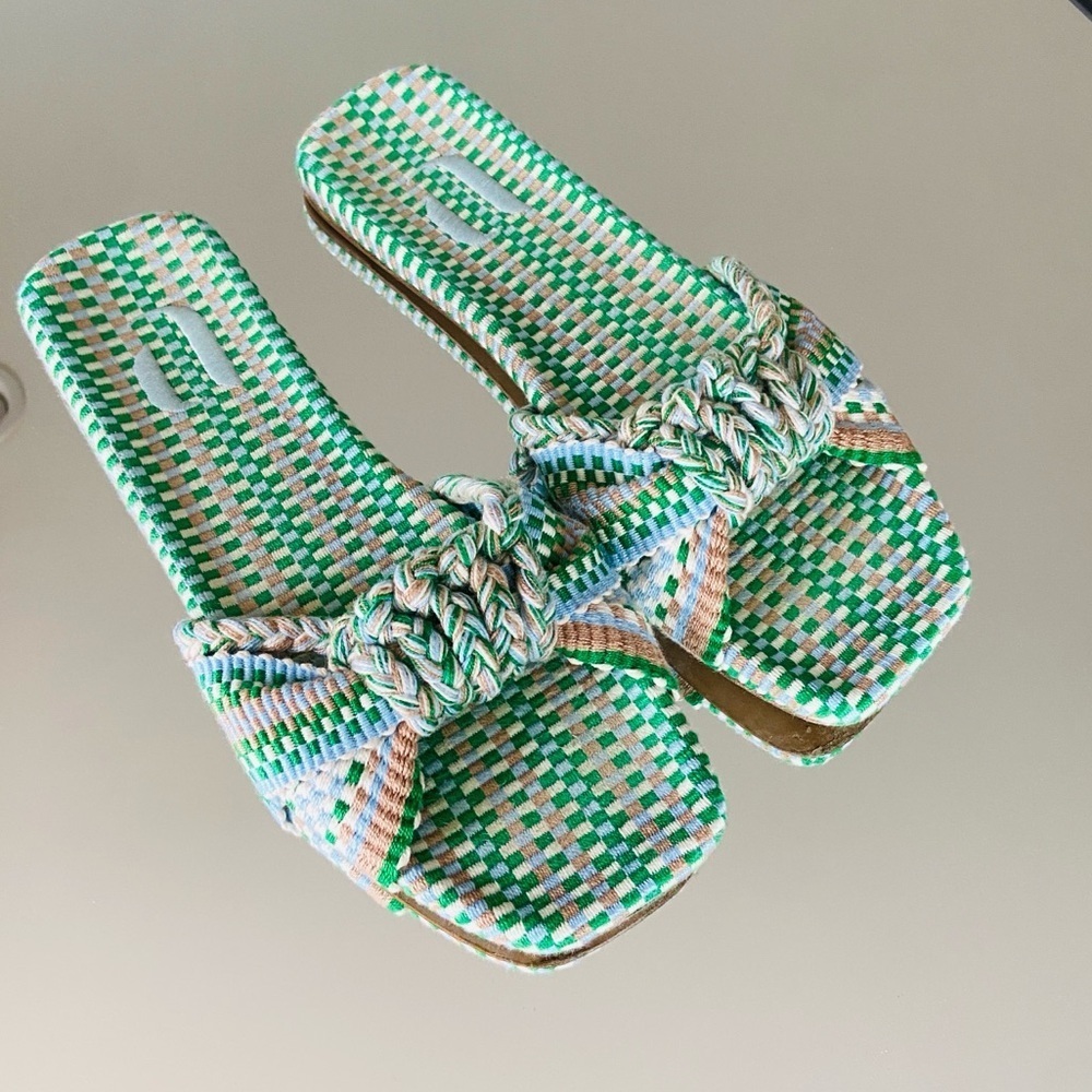 Amambaih Lucia Flats Sandals in Mosaic Green Size 8